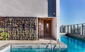 THK - Prédio c/ piscina no Bairro República em SP